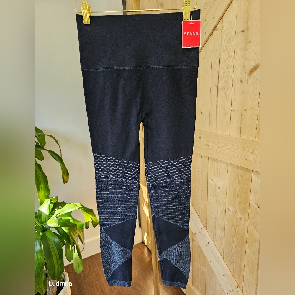 SPANX size S dark navy‎ seamless moto leggings